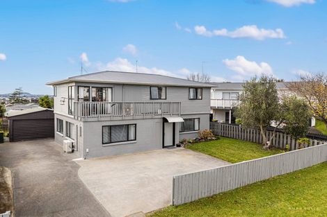 Photo of property in 13 Bodi Place, Te Atatu South, Auckland, 0610