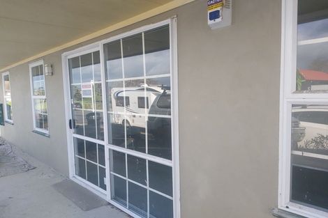 Photo of property in 1 Oxford Street, Tirau, 3410