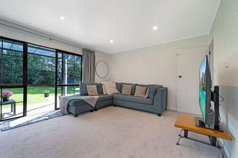 Photo of property in 15 Denarius Lane, Glendene, Auckland, 0602