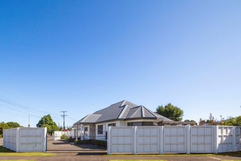 Photo of property in 45 Camberwell Road, Hawera, 4610