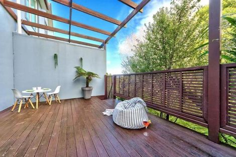 Photo of property in 9l Clearwater Cove, West Harbour, Auckland, 0618