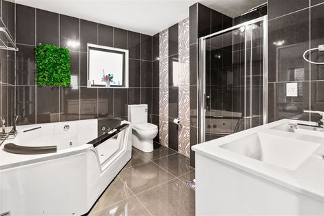 Photo of property in 14 Bradnor Meadows Drive, Swanson, Auckland, 0612