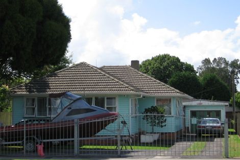 Photo of property in 87 Avondale Road, Avondale, Auckland, 1026
