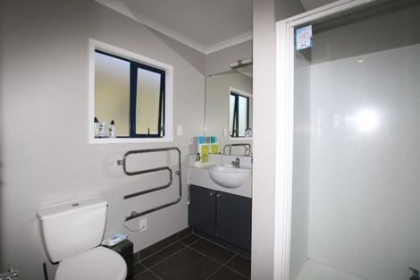 Photo of property in 97 Fields Parade, Oteha, Auckland, 0632