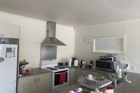 Photo of property in 2/514 Mount Albert Road, Mount Roskill, Auckland, 1042