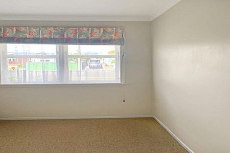 Photo of property in 21 Karaka Crescent, Levin, 5510