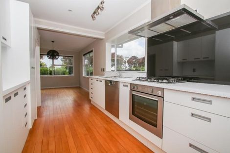 Photo of property in 28 Pulham Crescent, Queenwood, Hamilton, 3210