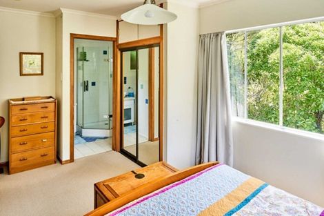 Photo of property in 37 Kotari Road, Days Bay, Lower Hutt, 5013