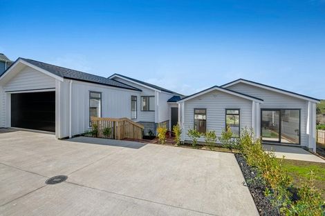 Photo of property in 4d Forlong Rise, Helensville, 0800