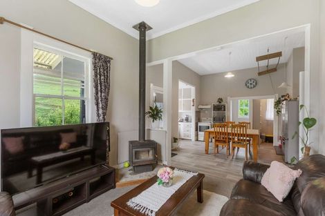 Photo of property in 14 Wilson Road, Hunterville, 4730