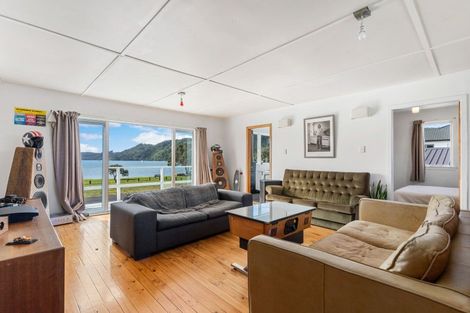 Photo of property in 611 Beach Road, Whangamata, 3620