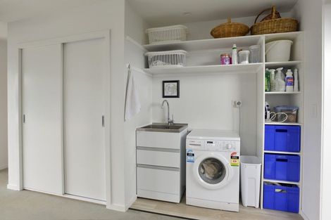 Photo of property in 72 Feist Street, Carterton, 5713