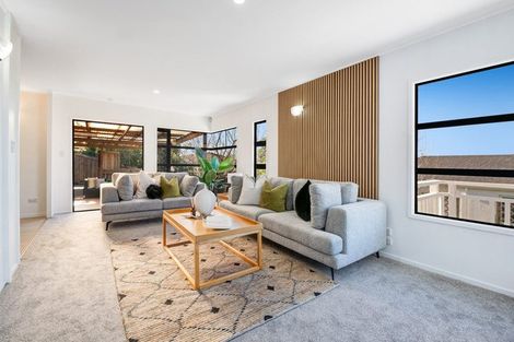 Photo of property in 29 Tenbless Court, Unsworth Heights, Auckland, 0632