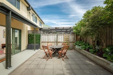 Photo of property in 533b Barbadoes Street, Edgeware, Christchurch, 8013