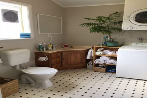 Photo of property in 10 Levy Street, Mount Victoria, Wellington, 6011