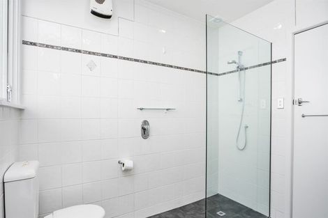 Photo of property in 9 Eglinton Street, Avondale, Christchurch, 8061