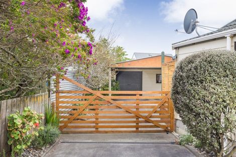 Photo of property in 5 Hennessy Street West, Foxton Beach, Foxton, 4815