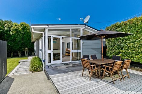 Photo of property in 7 Porter Avenue, Te Atatu South, Auckland, 0610