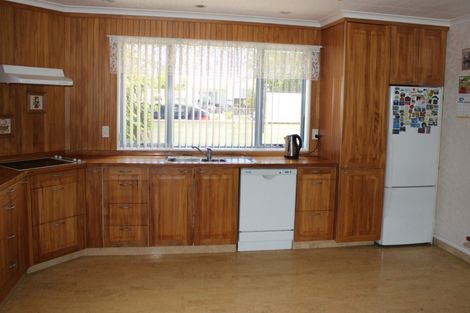 Photo of property in 32 Richmond Road, Carterton, 5713