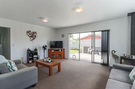 Photo of property in 19 Tawari Street, Inglewood, 4330