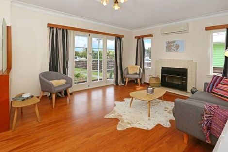 Photo of property in 50 Matipo Road, Te Atatu Peninsula, Auckland, 0610