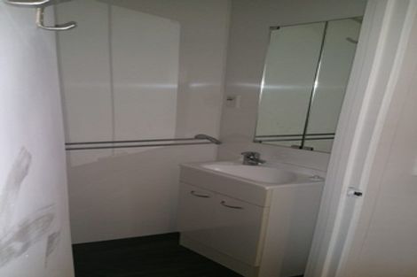 Photo of property in 24 Gibbs Crescent, Red Hill, Papakura, 2110