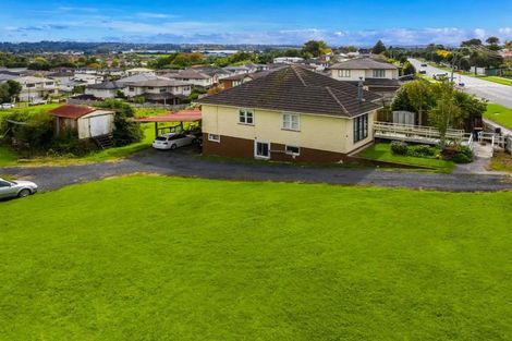 Photo of property in 121 Sturges Road, Henderson, Auckland, 0612