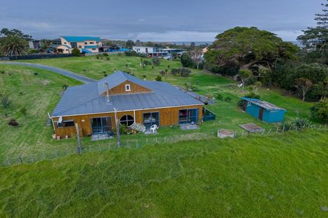 Photo of property in 11 Alcemene Lane, Baylys Beach, Dargaville, 0377