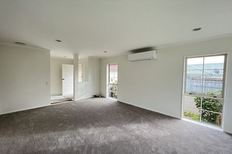 Photo of property in 55 Palmcrest Grove, Highland Park, Auckland, 2010