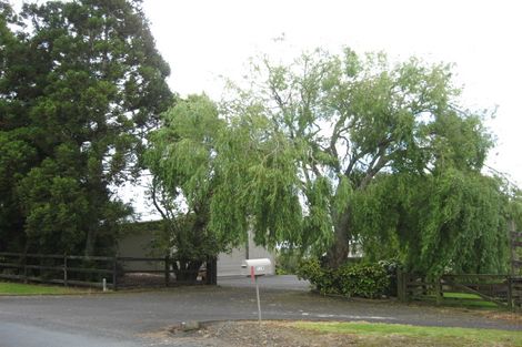 Photo of property in 176 Tawa Road, Kumeu, 0891