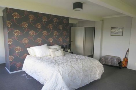 Photo of property in 86 Marine Parade, Bluff, 9814