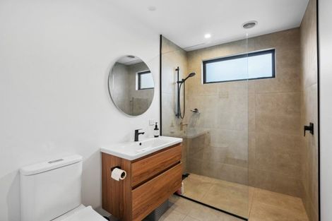 Photo of property in 2 Mcneil Crescent, Wanaka, 9305