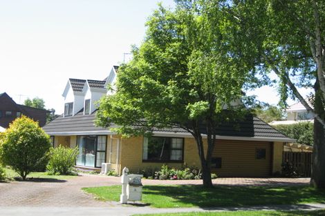 Photo of property in 250 Memorial Avenue, Burnside, Christchurch, 8053