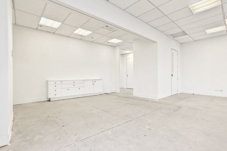 Photo of property in 1/320 Main Road, Tawa, Wellington, 5028