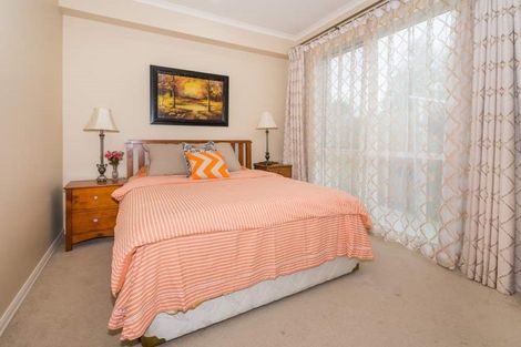 Photo of property in 29a Peach Road, Glenfield, Auckland, 0629