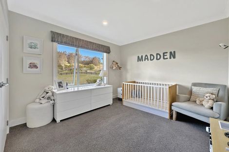 Photo of property in 7 Lochinvar Lane, Acacia Bay, Taupo, 3385