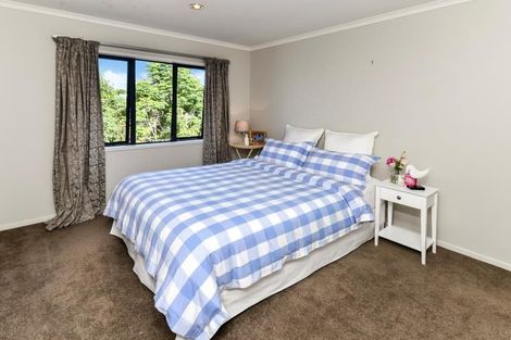 Photo of property in 14 Sonoma Crescent, Oteha, Auckland, 0632