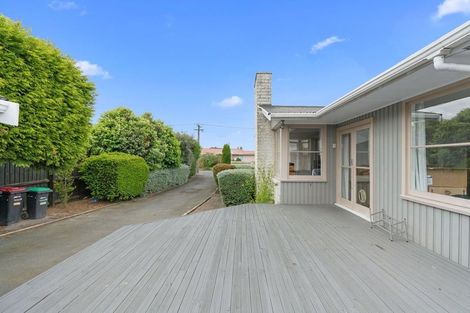Photo of property in 37 Greendale Avenue, Avonhead, Christchurch, 8042