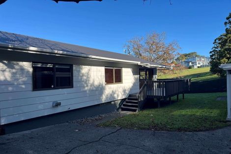 Photo of property in 2/226 Forrest Hill Road, Forrest Hill, Auckland, 0620