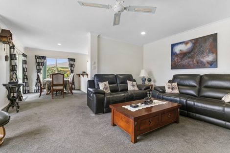 Photo of property in 687 Gloucester Road, Papamoa Beach, Papamoa, 3118