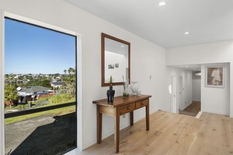 Photo of property in 2/53 Seaton Road, Murrays Bay, Auckland, 0630