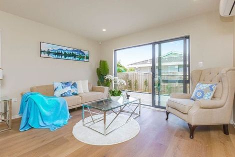 Photo of property in 3/43 Clevedon Road, Papakura, 2110
