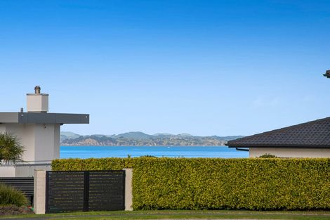 Photo of property in 51 Balboa Drive, Matakatia, Whangaparaoa, 0930