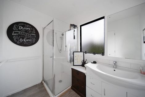 Photo of property in 2/9 Bellville Drive, Clendon Park, Auckland, 2103