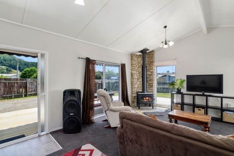 Photo of property in 22 Fenruss Street, Fairy Springs, Rotorua, 3015