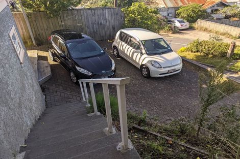 Photo of property in 37 Milne Terrace, Island Bay, Wellington, 6023