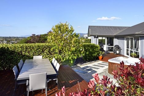 Photo of property in 18 Katania Heights, Brightwater, 7022