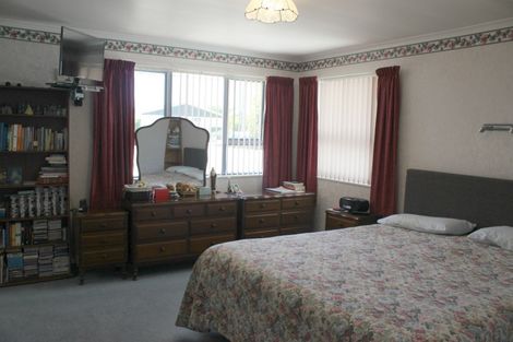 Photo of property in 32 Richmond Road, Carterton, 5713