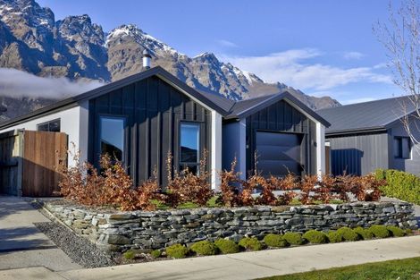 Photo of property in 37 Howden Drive, Jacks Point, 9371