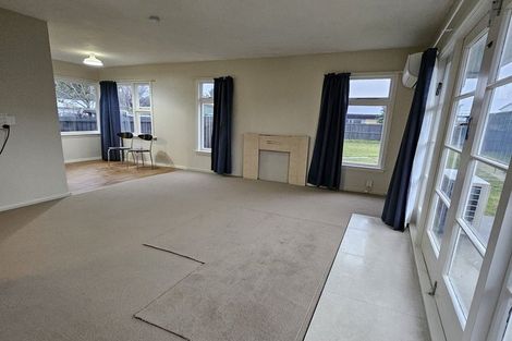 Photo of property in 6 Wimborne Crescent, Aranui, Christchurch, 8061